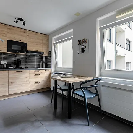 Le Premium, Hyper Centre, Equipe * ストラスブール