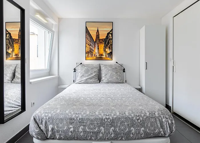 Le Premium, Hyper Centre, Equipe * ستراسبورغ